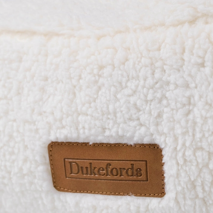 White Fleece Oval Bed | Luxe - Dukefords